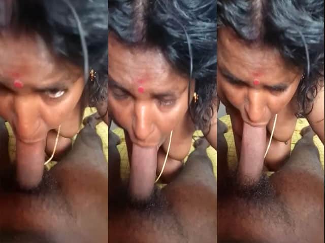 Mature Mallu aunty sucking dick of shop owner MMS