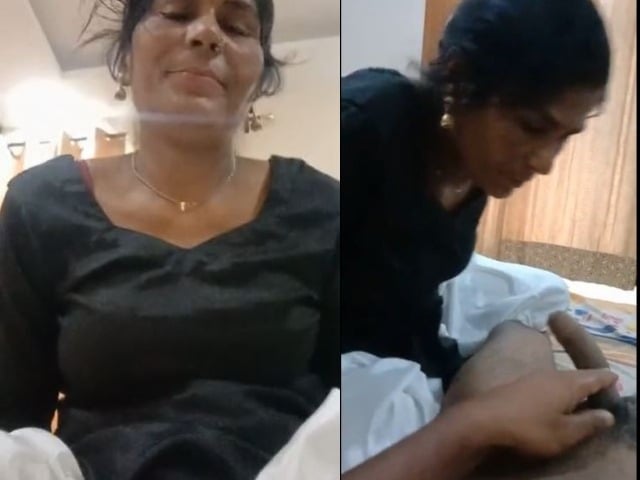 Mature Indian maid sex with rich owner