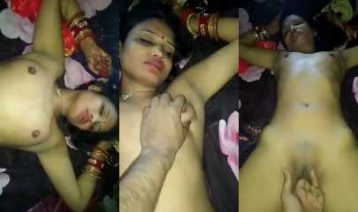 Fucking Indian Bhabhi and Fingering Her Pussy