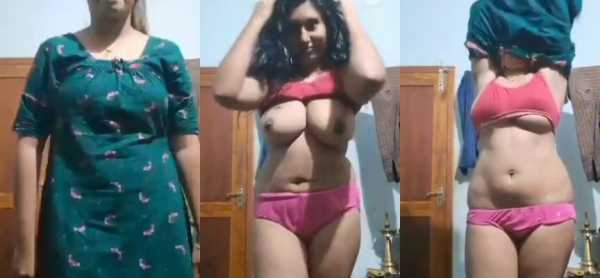 Hot Desi Bhabhi Showing her curvy body nude