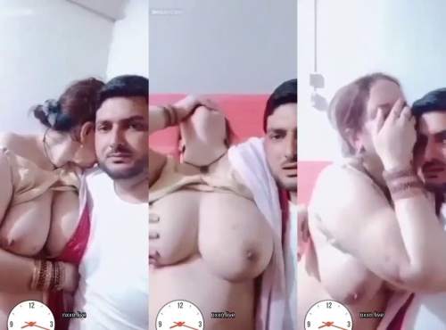 Pak Bhabhi Showing Big Boobs