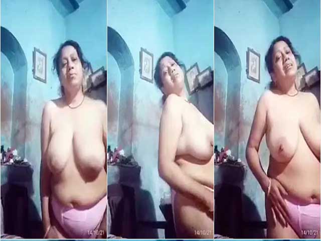 Unsatisfied Indian Milf Bhabhi full nude show