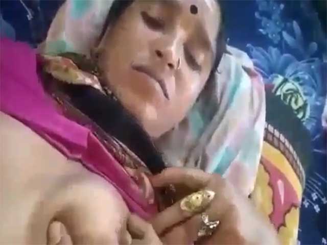 Mature village Bhabhi sex with old man