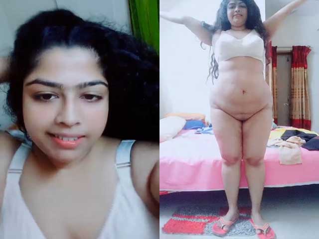 Sexy Indian girl shows her boobs and pussy