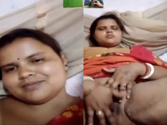 Unsatisfied village Bhabhi fingering her hairy pussy on video call
