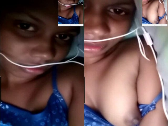 Lankan teen girl shows her boobs